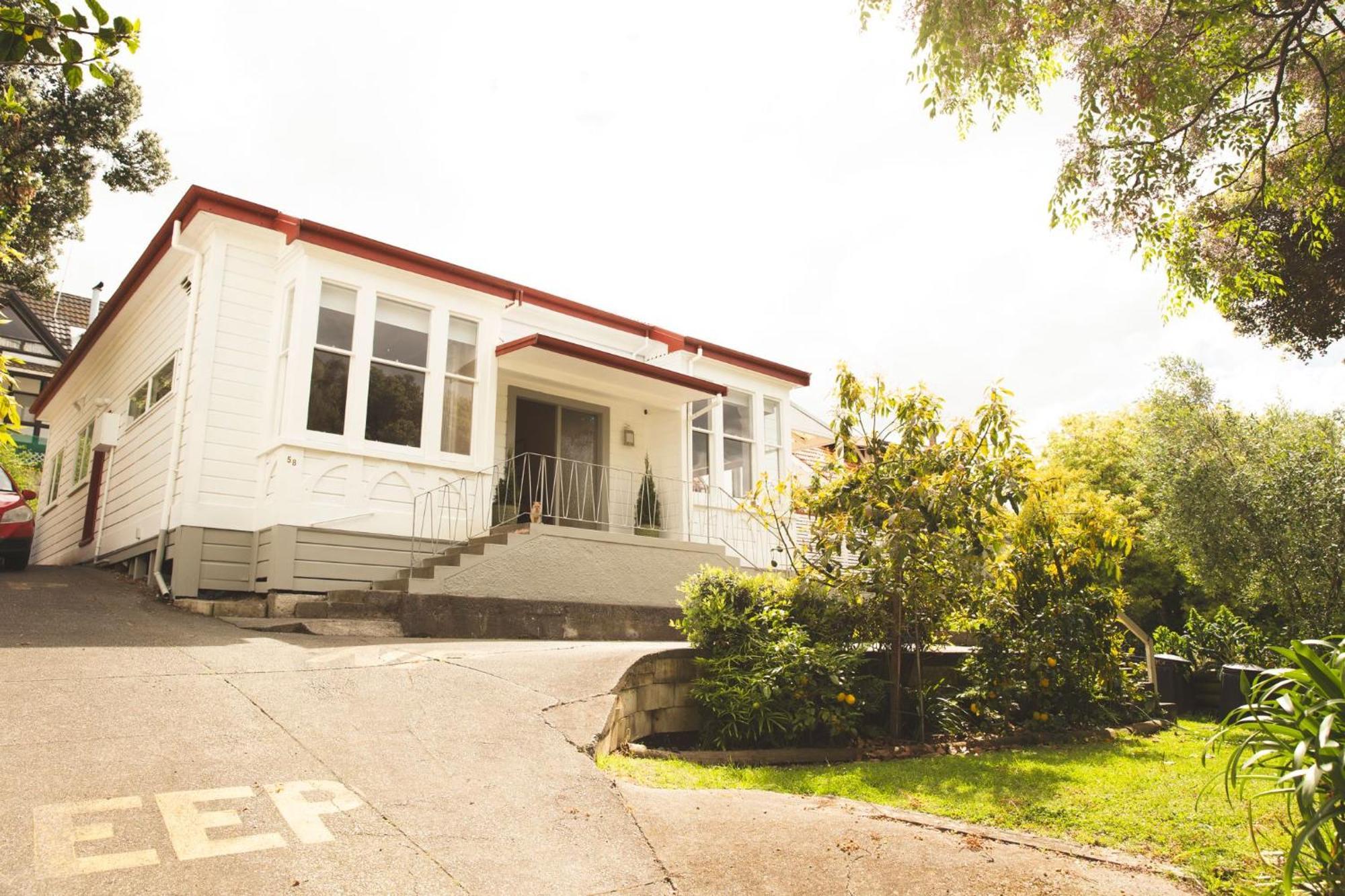 Hilltop On Milton Napier Exterior photo